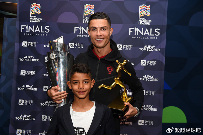 C罗儿子即将签约皇马引热议