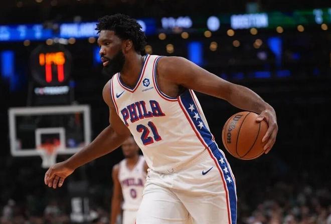76人黑七奇迹逆转凯尔特人 创造NBA历史新篇章